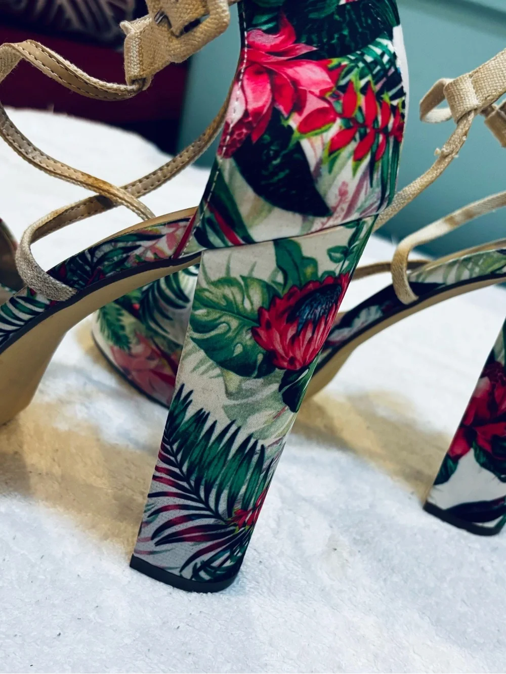 Almost Brand New Heels By ShoeDazzle - Size 9.5 - Heel 5.5 Inches - Box 85